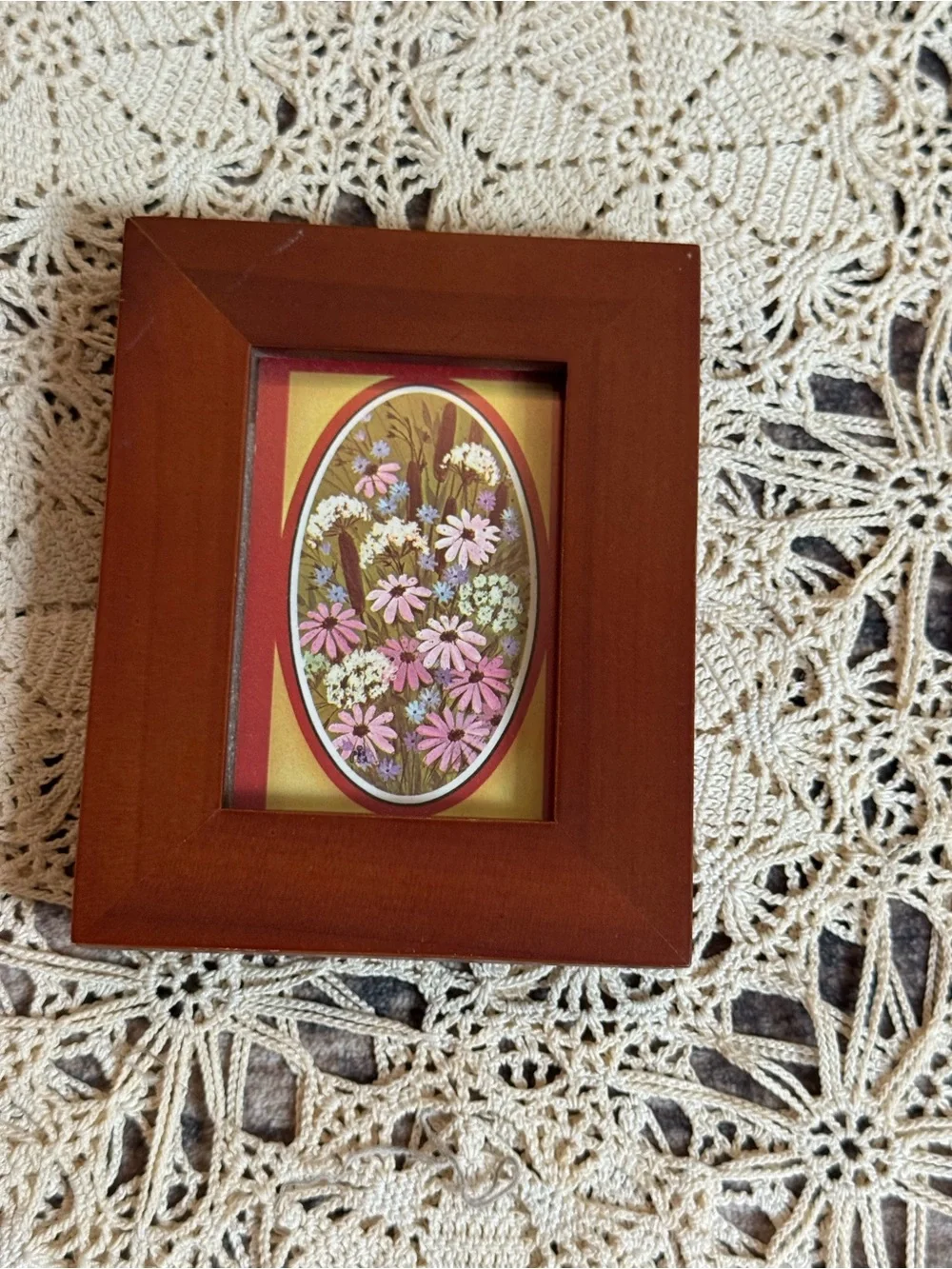 Vintage Framed Wildflower Print – Retro Floral Wall Art – Small Wood Frame